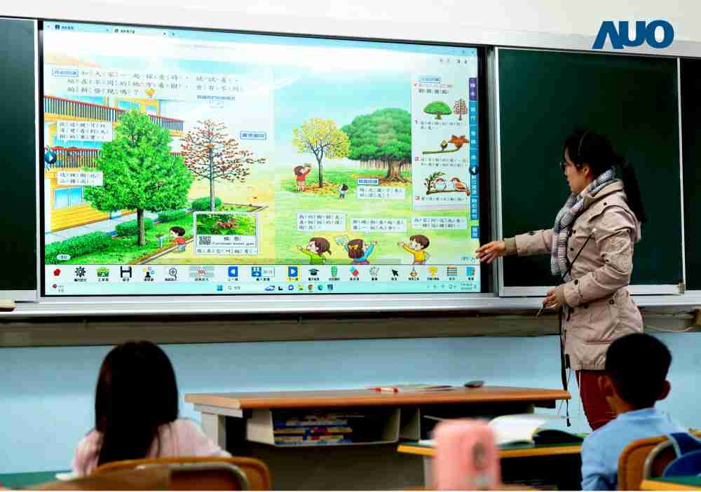 尊龙z6与达擎共同开发的〝远程设备管理系统〞，，，，透过流畅的多功能安装模式、、直觉设计的整合操作接口，，，可同时管理多部设备，，，改善学校的设备管理痛点